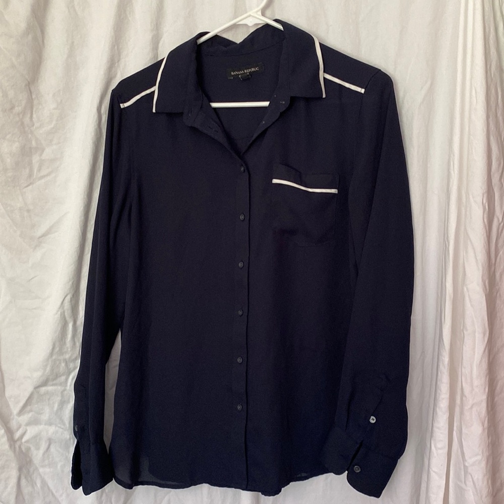 BR Navy Chiffon Piped Button Down sz M